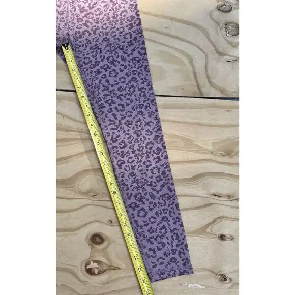 Athleta Straight‎ Leg Tights Yoga Pants Women's Animal Print Purple Sz. Medium M